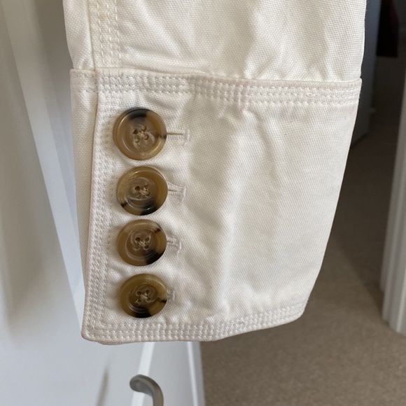 Gently Used Women’s Gap Jacket - Picture 5 of 5